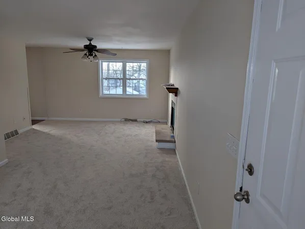 $2,600 | 13 Erie Court, Waterford, NY 12188