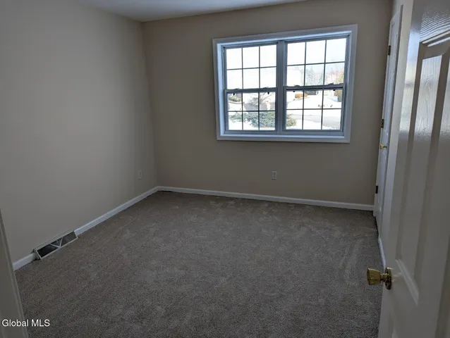 $2,600 | 13 Erie Court, Waterford, NY 12188