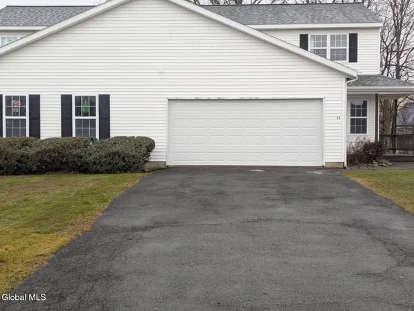 $2,600 | 13 Erie Court, Waterford, NY 12188