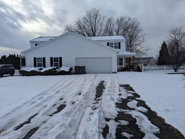 $2,600 | 13 Erie Court, Waterford, NY 12188