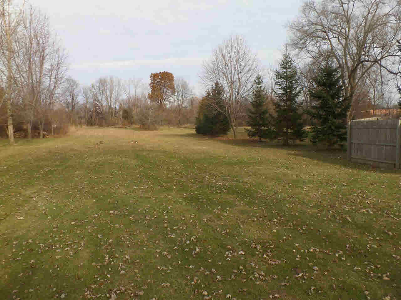 908 West Silver Lake Road Fenton, MI 48430 - Photo 12 of 30 21393091-11.JPG