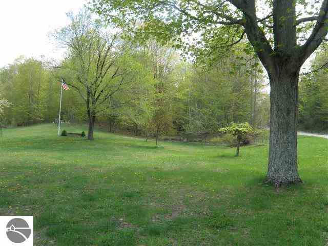 6575 Hunt Road Arcadia, MI 49613 - Photo 28 of 36 1791779-27.JPG