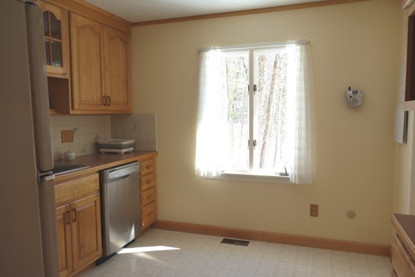 55 High Point Drive Amherst, MA 01002 - Photo 9 of 30 a room with window washer and dryer