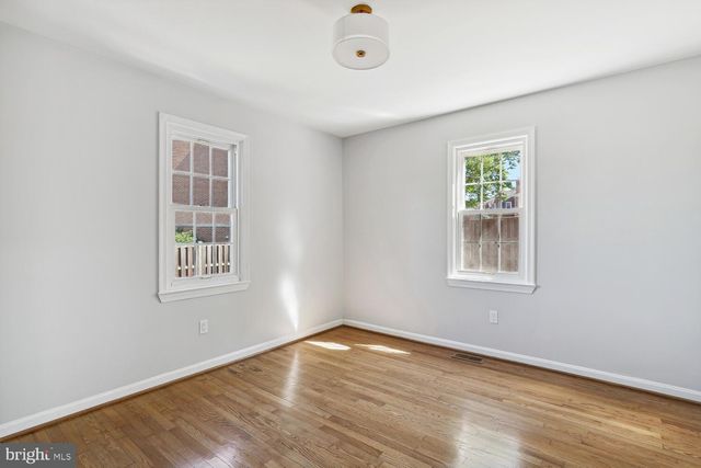 $878,653 | 3321 King Street, Alexandria, VA 22302