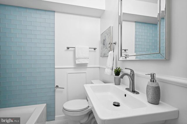 $878,653 | 3321 King Street, Alexandria, VA 22302