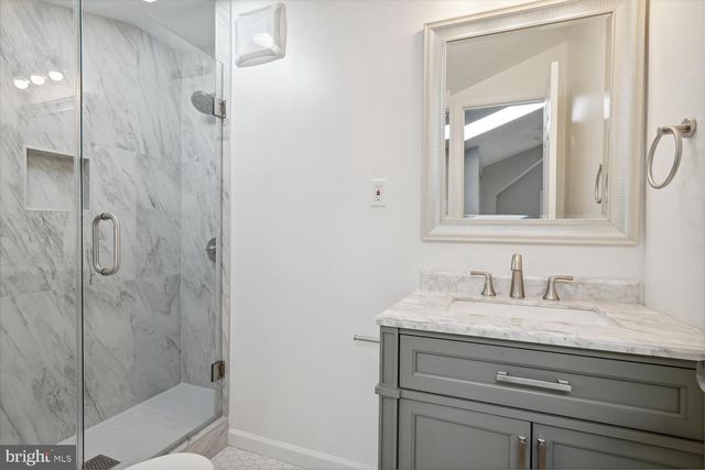 $878,653 | 3321 King Street, Alexandria, VA 22302