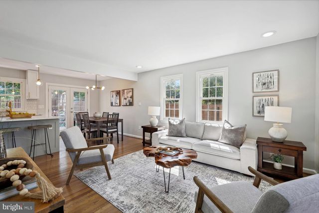 $878,653 | 3321 King Street, Alexandria, VA 22302