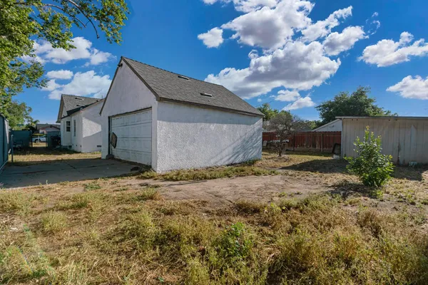 $290,000 | 3508 East Lamona Avenue, Fresno, CA 93703