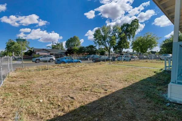 $290,000 | 3508 East Lamona Avenue, Fresno, CA 93703