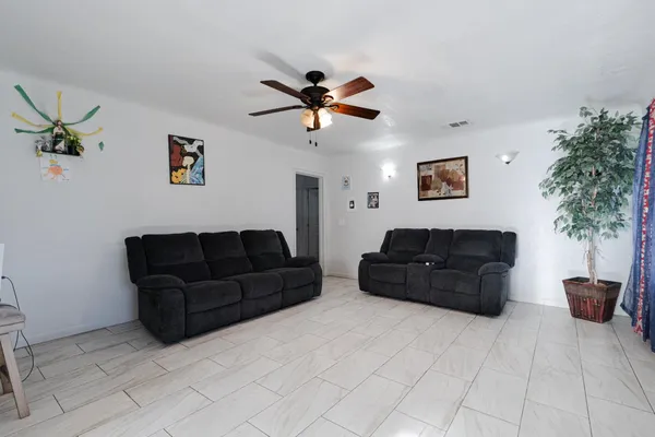 $290,000 | 3508 East Lamona Avenue, Fresno, CA 93703