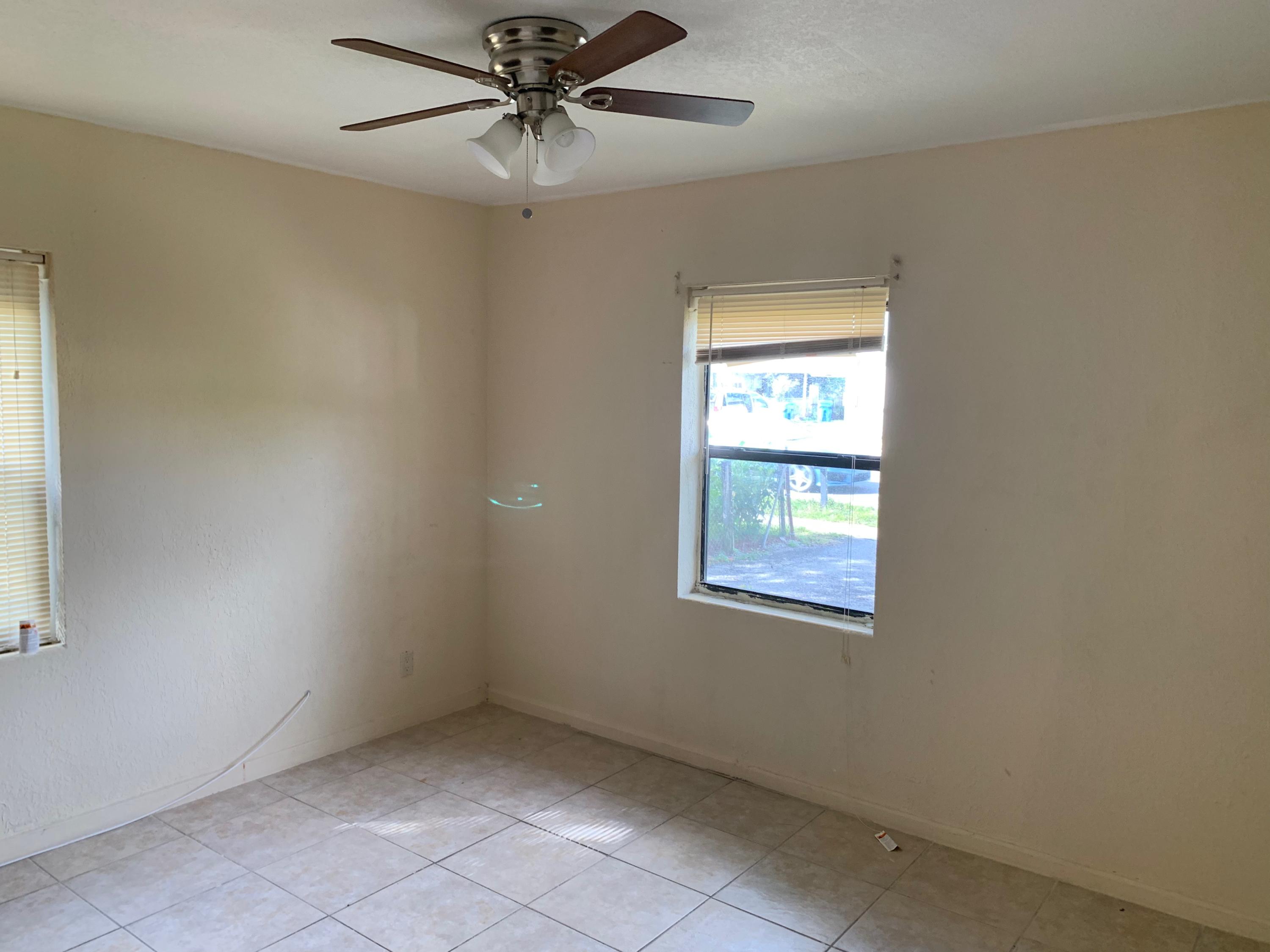 212 North Broadway Lantana, FL 33462 - Photo 5 of 16 IMG-0061