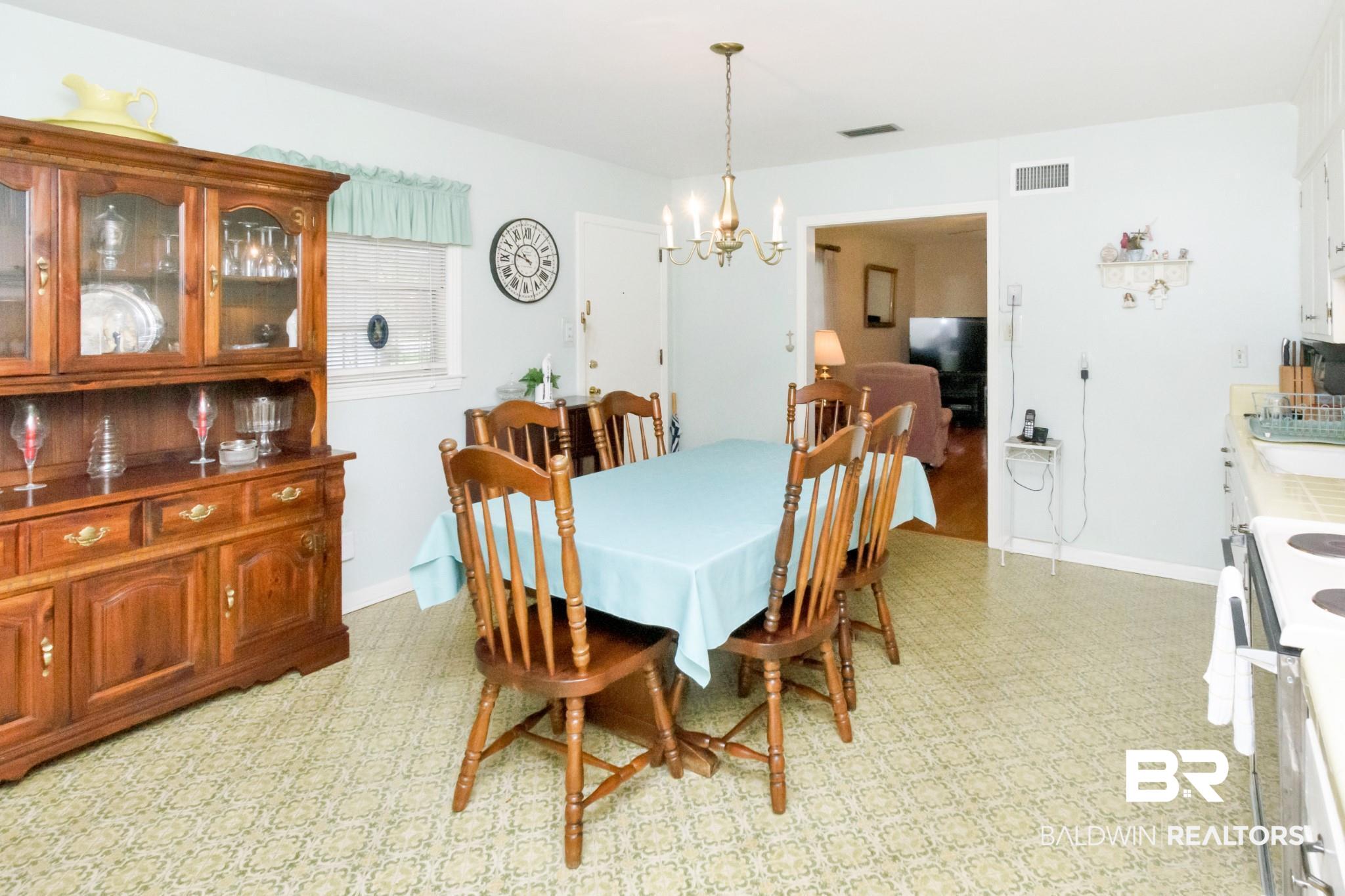 703 Magnolia Road Mobile, AL 36606 - Photo 5 of 26