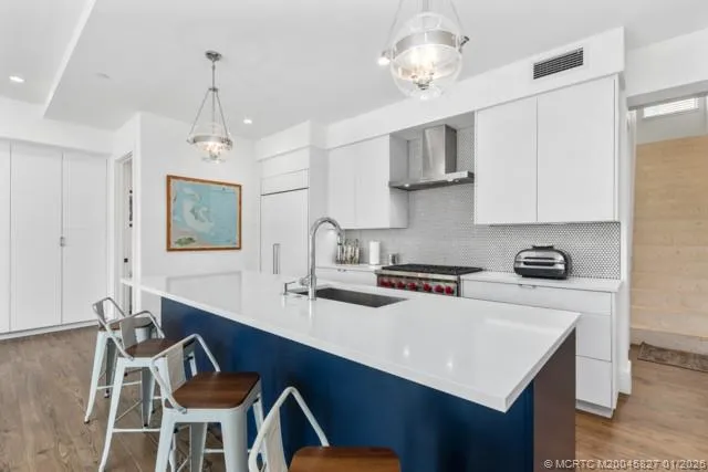 $1,125,000 | 53 Southeast Seminole Street, Unit 2B, Stuart, FL 34994