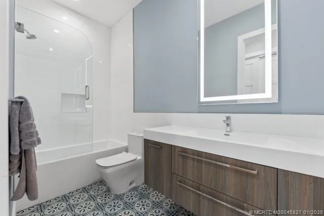 $1,125,000 | 53 Southeast Seminole Street, Unit 2B, Stuart, FL 34994