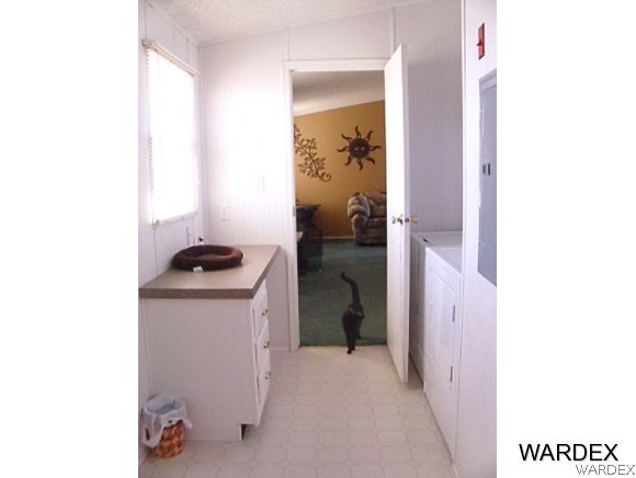 4390 North Shadow Road Kingman, AZ 86409 - Photo 26 of 36 laundry room