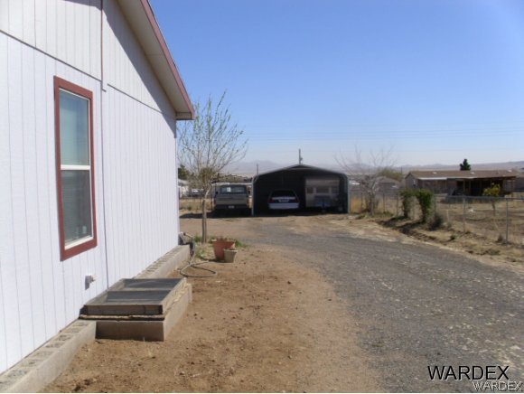 4390 North Shadow Road Kingman, AZ 86409 - Photo 31 of 36 SIDE