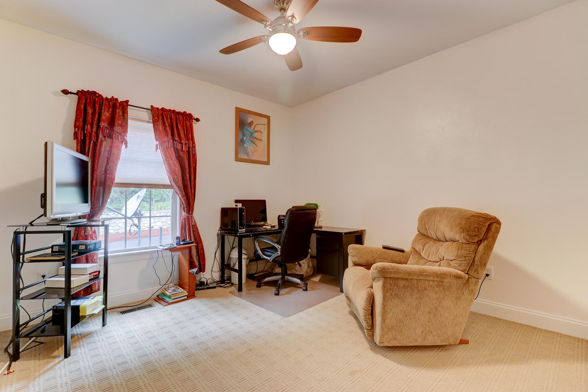8426 Townsend Road Roanoke, VA 24019 - Photo 22 of 35 Bedroom