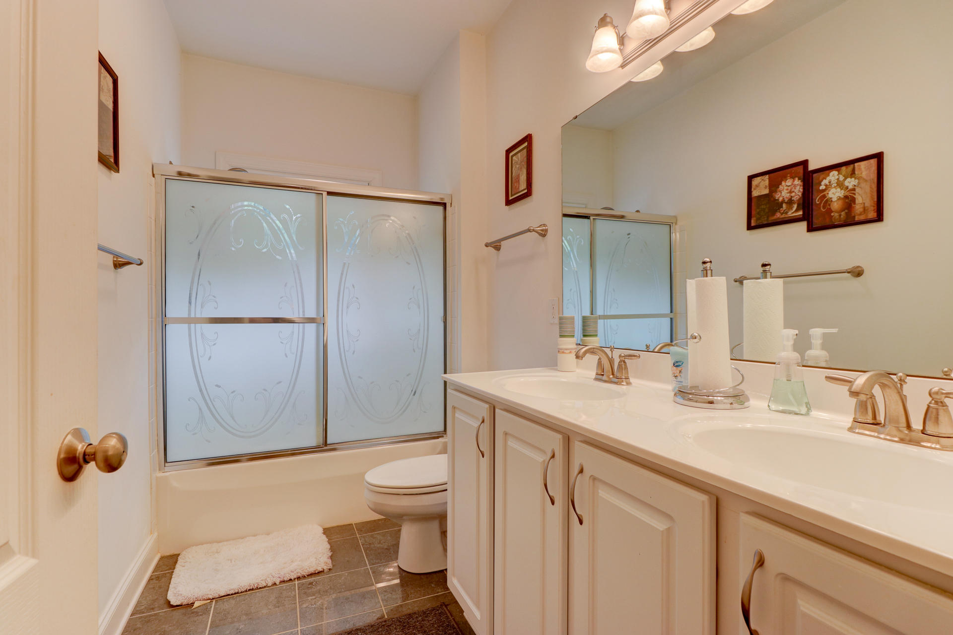 8426 Townsend Road Roanoke, VA 24019 - Photo 23 of 35 Bathroom