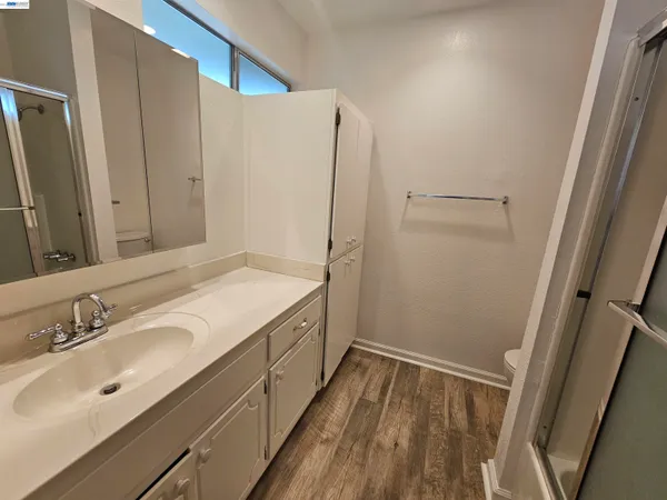 $595,000 | 5570 Mountain View Drive, Redding, CA 96003