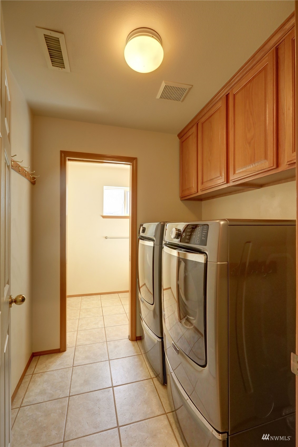 1635 Field Place Northeast Renton, WA 98059 - Photo 19 of 28 a utility room with dryer and washer