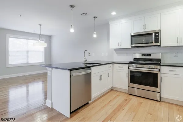 $4,850 | 248 Grove Avenue, Unit 20, Cedar Grove, NJ 07009