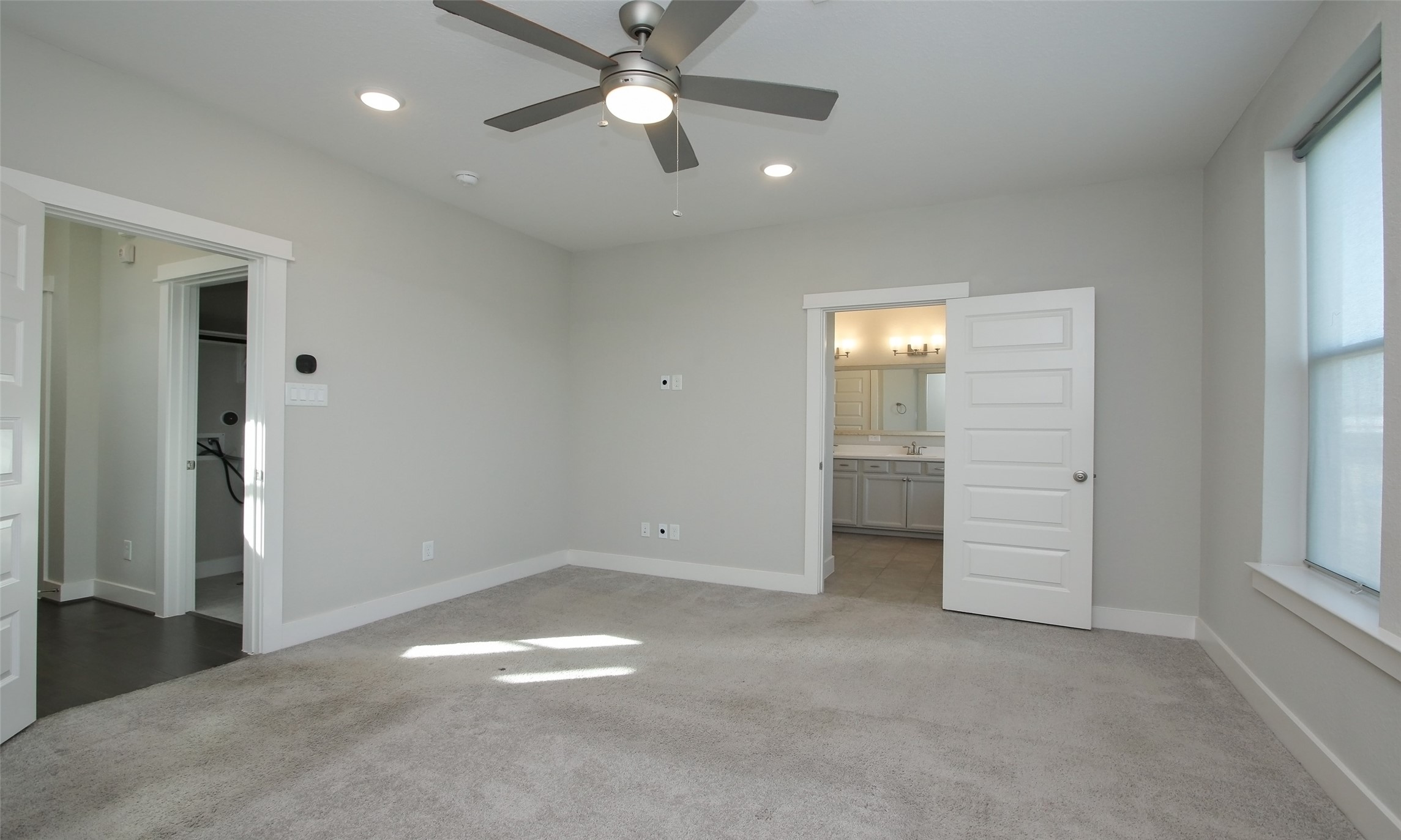 12502 Malachite Way Houston, TX 77077 - Photo 17 of 41 Alternate view of the primary suite