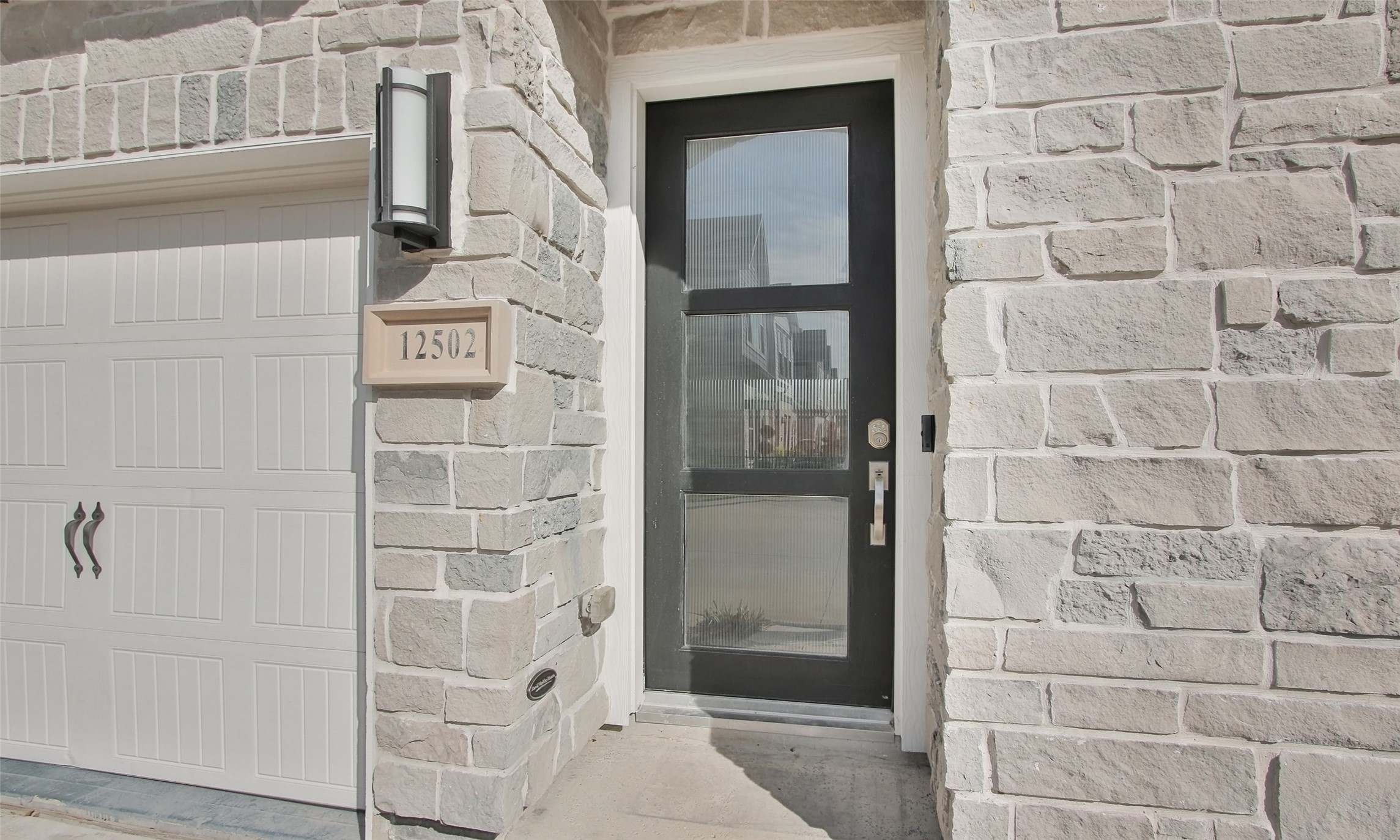 12502 Malachite Way Houston, TX 77077 - Photo 3 of 41 Entry to the home