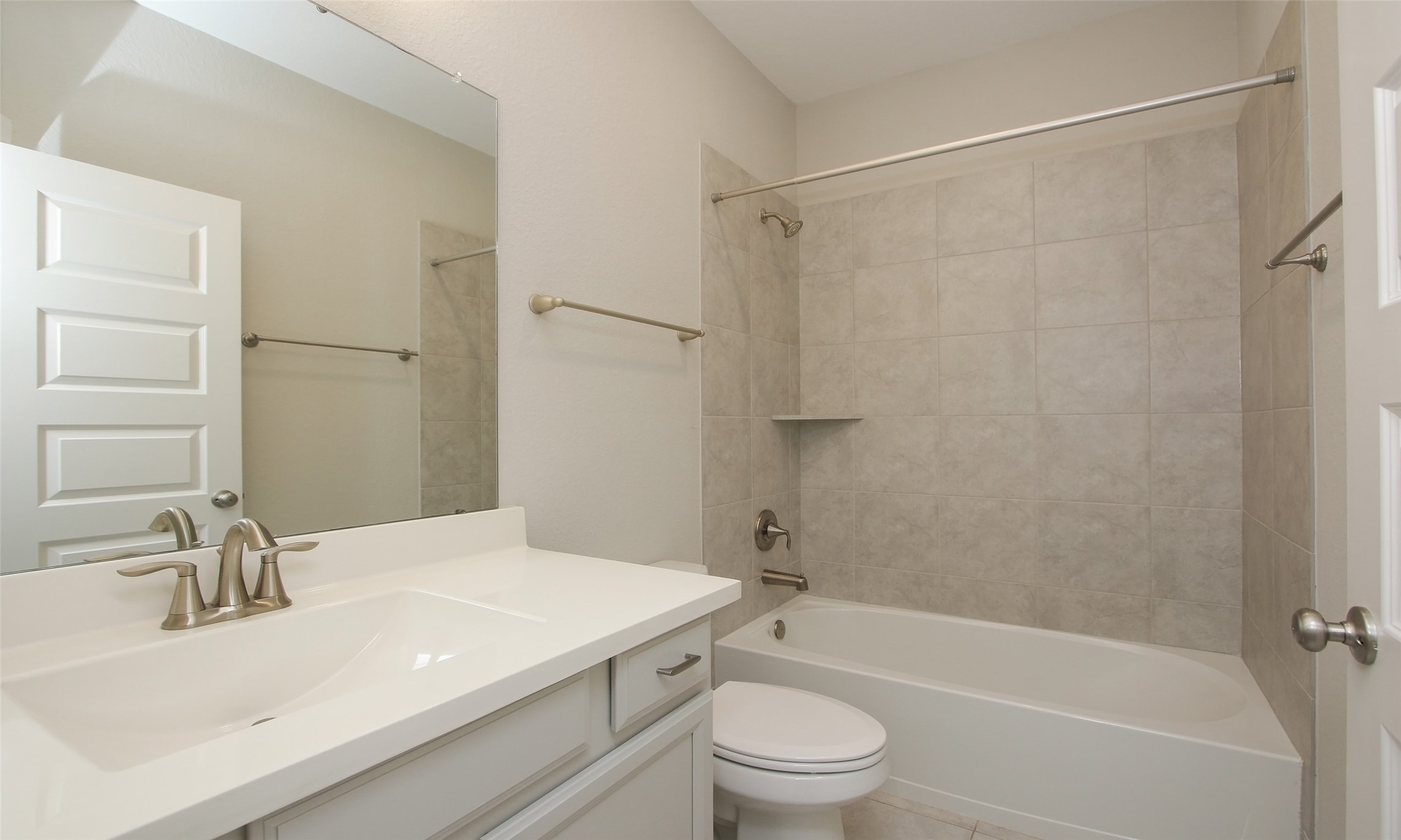 12502 Malachite Way Houston, TX 77077 - Photo 35 of 41 Guest bathroom located on the third floor