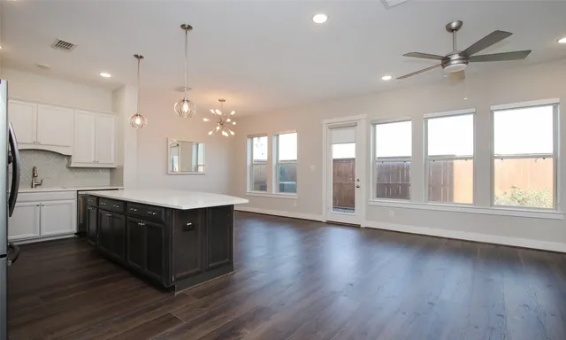 $2,800 | 12502 Malachite Way, Houston, TX 77077