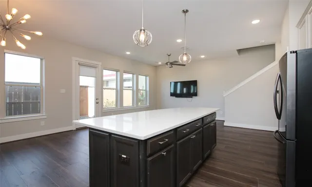 $2,800 | 12502 Malachite Way, Houston, TX 77077