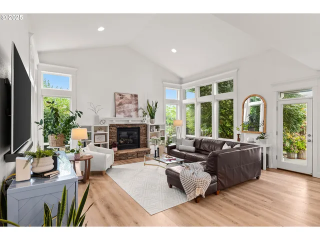 $825,000 | 14890 Southeast Lostine Drive, Clackamas, OR 97015