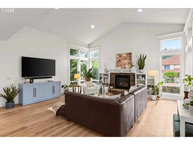 $825,000 | 14890 Southeast Lostine Drive, Clackamas, OR 97015