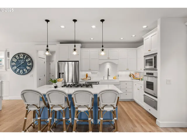 $825,000 | 14890 Southeast Lostine Drive, Clackamas, OR 97015