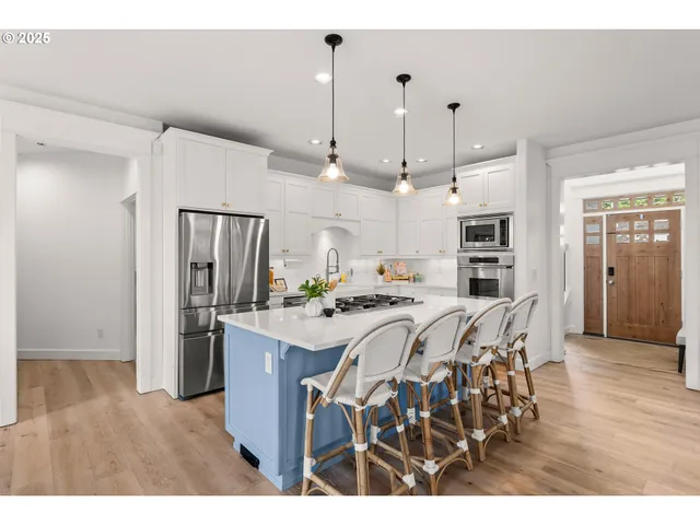 $825,000 | 14890 Southeast Lostine Drive, Clackamas, OR 97015