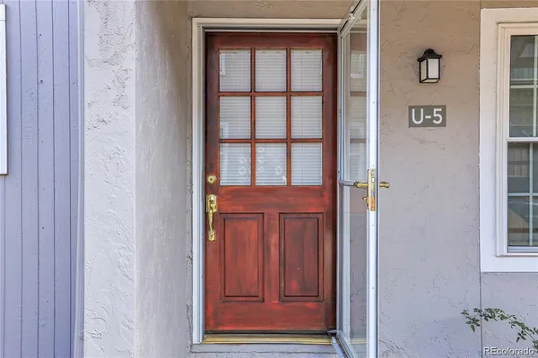 a view of front door with a door
