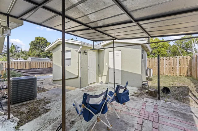 $2,800 | 3717 Pinewood Avenue, West Palm Beach, FL 33407