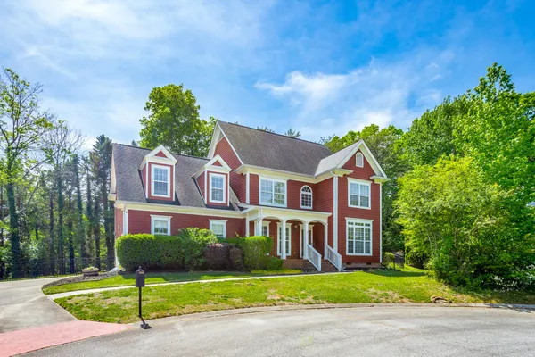 $559,900 | 810 Younger Circle, Chattanooga, TN 37415