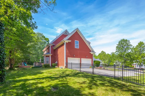 $559,900 | 810 Younger Circle, Chattanooga, TN 37415