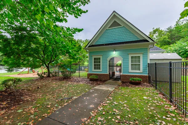 $559,900 | 810 Younger Circle, Chattanooga, TN 37415