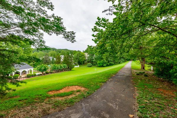$559,900 | 810 Younger Circle, Chattanooga, TN 37415