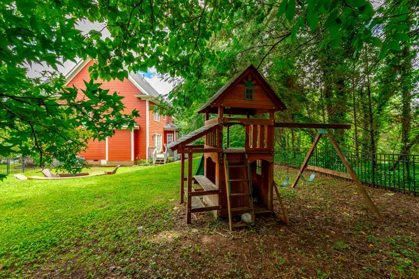 $559,900 | 810 Younger Circle, Chattanooga, TN 37415