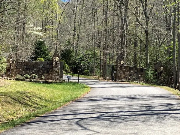 $349,900 | 313 Lexington Drive, Brasstown, NC 28902