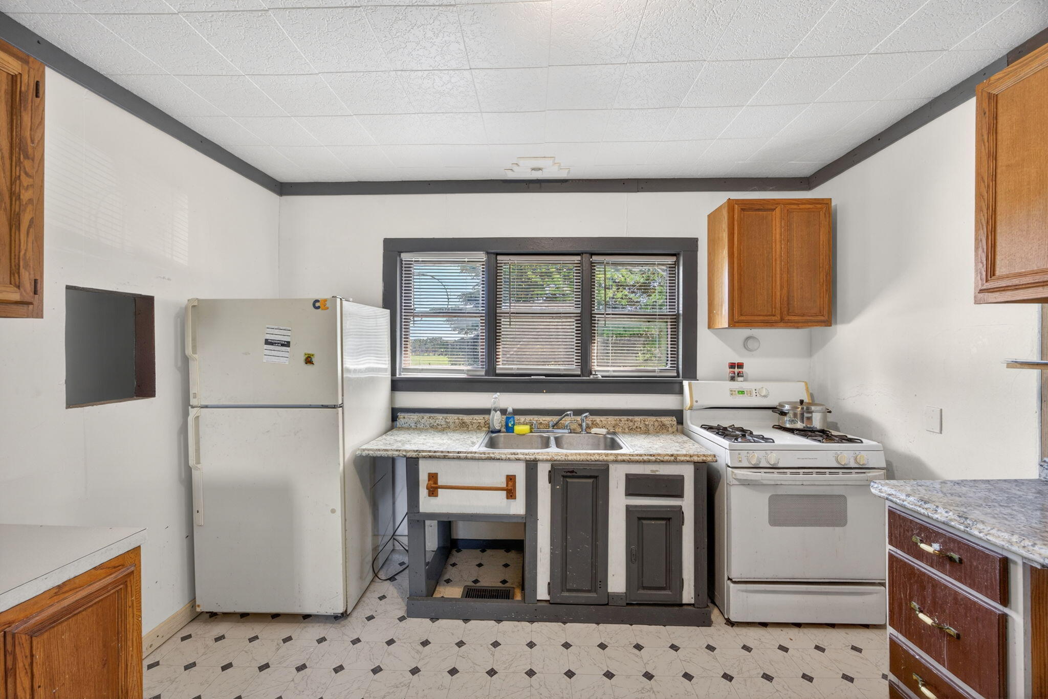 7031 North Raymond Road Tustin, MI 49688 - Photo 8 of 30 10