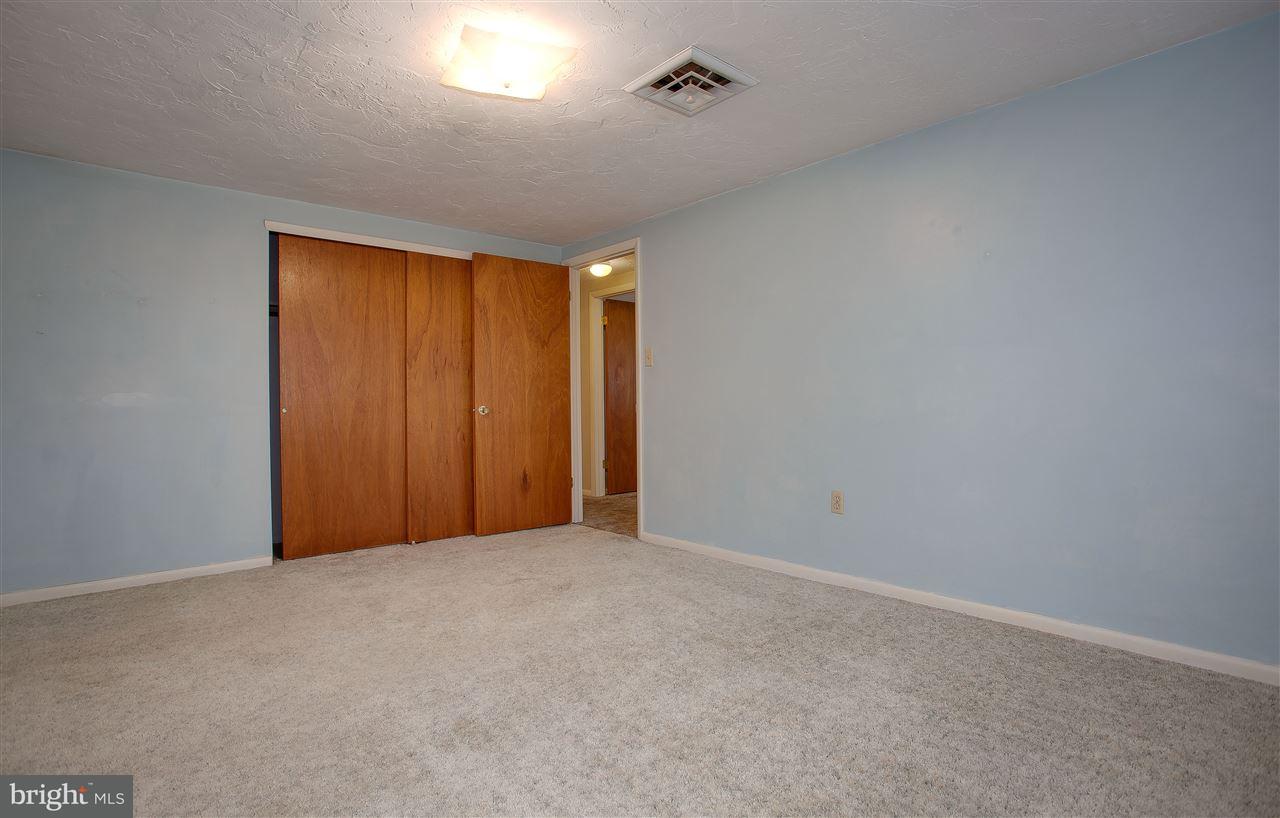 370 Locust Point Road Manchester, PA 17345 - Photo 11 of 35 Gallery Image 11