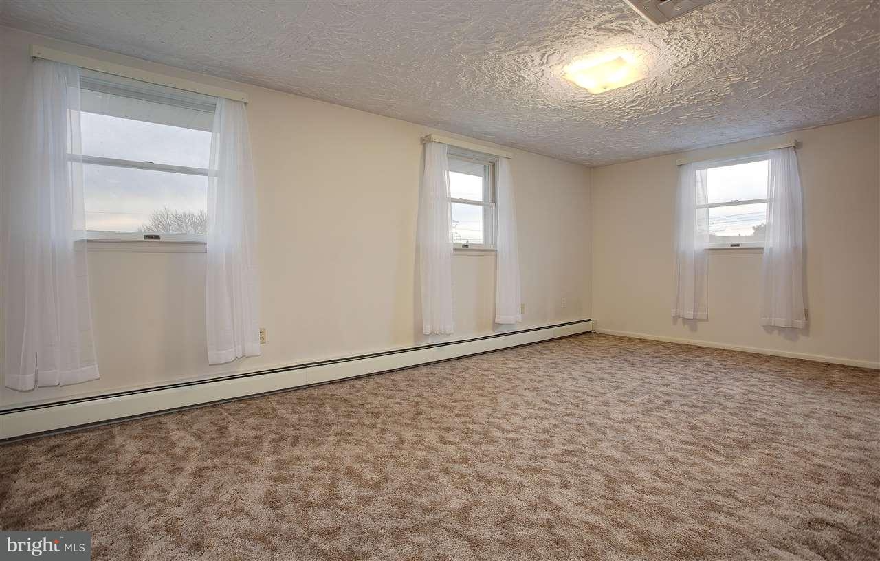 370 Locust Point Road Manchester, PA 17345 - Photo 9 of 35 Gallery Image 9