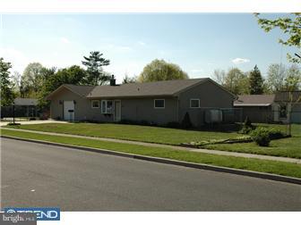 83 Idlewild Road Levittown, PA 19057 - Photo 2 of 12 Gallery Image 2