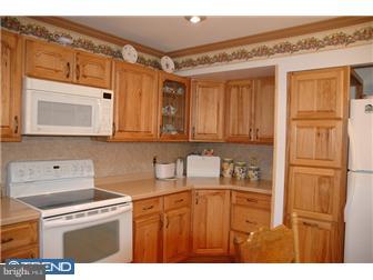 83 Idlewild Road Levittown, PA 19057 - Photo 6 of 12 Gallery Image 6