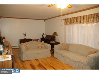 83 Idlewild Road Levittown, PA 19057 - Photo 7 of 12 Gallery Image 7