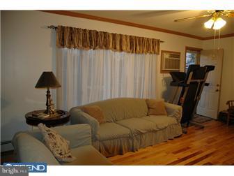 83 Idlewild Road Levittown, PA 19057 - Photo 9 of 12 Gallery Image 9