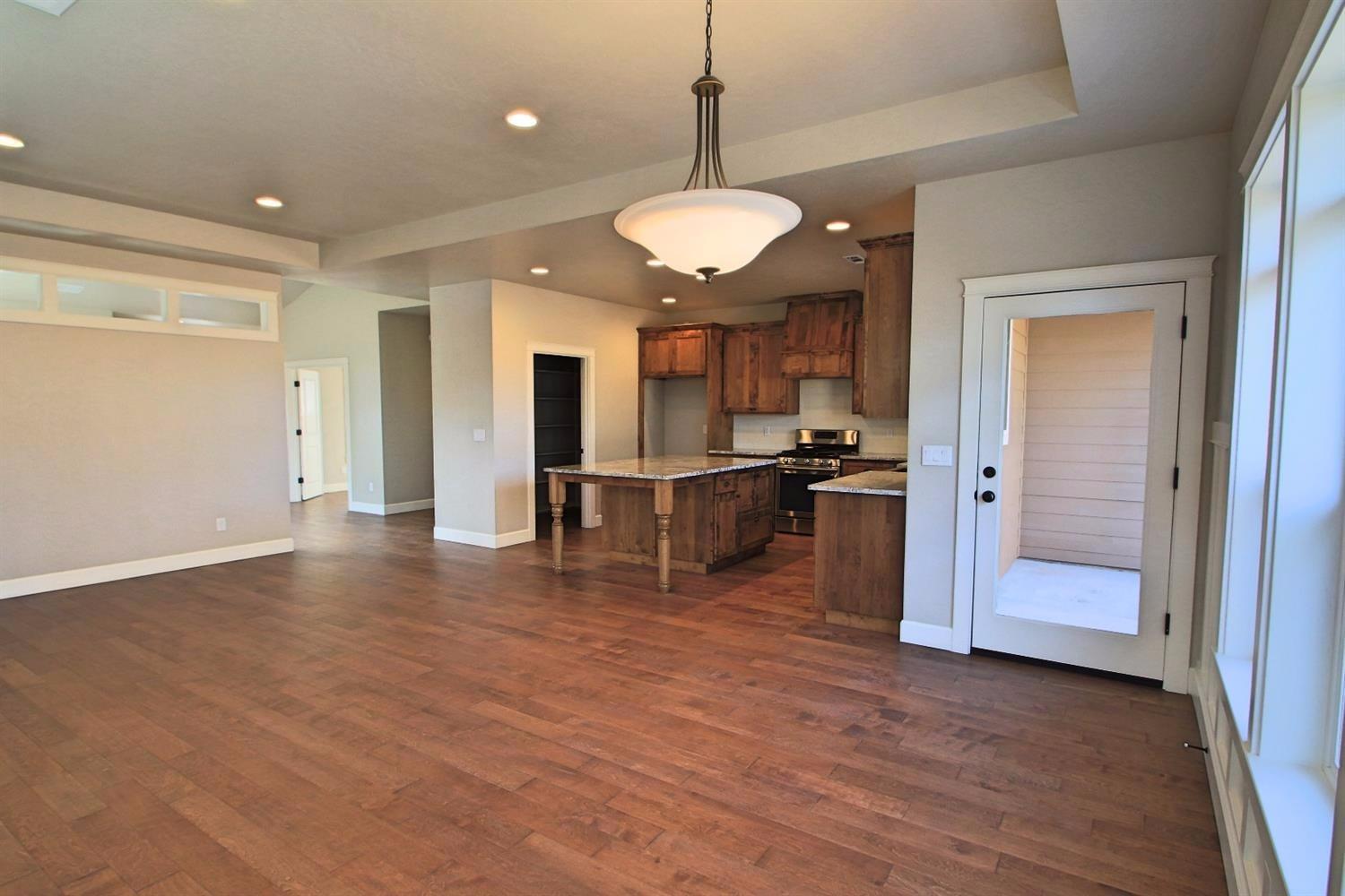 2033 Jeremy Street Central Point, OR 97502 - Photo 4 of 21 View from the dining area / family room